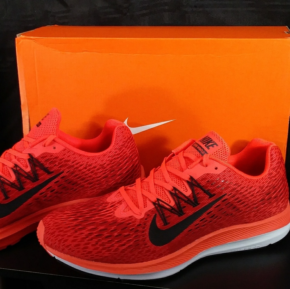 NEW! Nike Zoom Winflo 5 Bright Crimson - Picture 4 of 5
